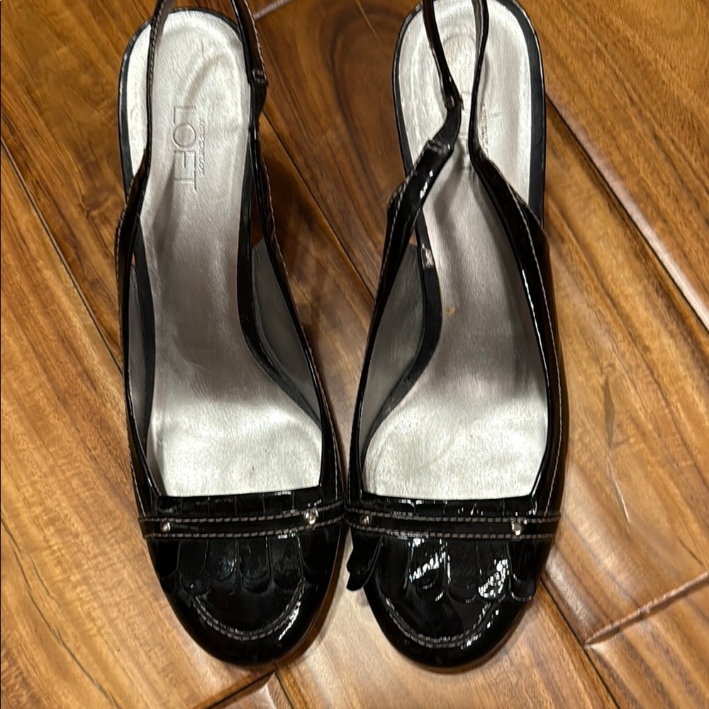 Loft sling back heels EUC